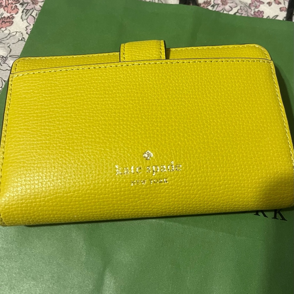 Kate Spade Yellow Wallet with Turn-Lock Closure NEW w TAGS - Picture 6 of 6